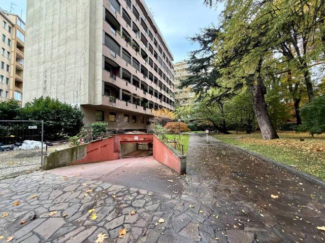 Box / Garage in vendita a Milano MI