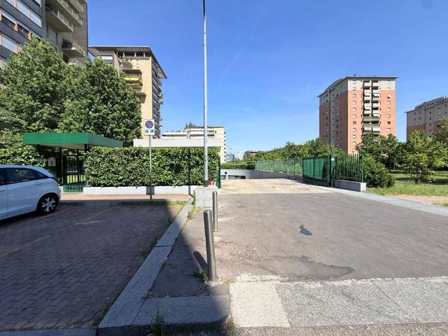 Box / Garage in vendita a Milano MI