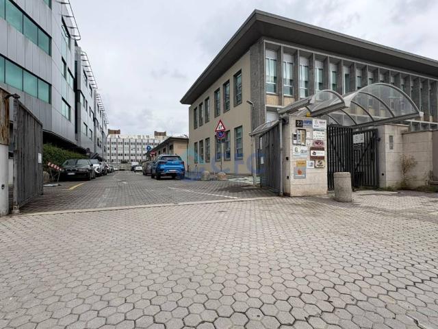 Box / Garage in vendita a Milano MI
