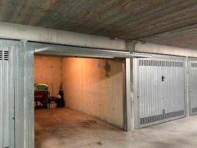 Box / Garage in vendita a Milano MI