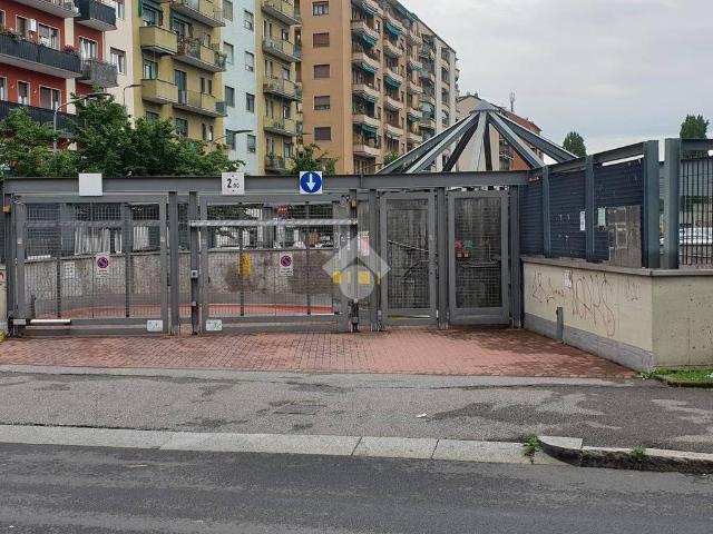 Box / Garage in vendita a Milano MI