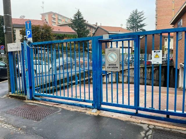 Box / Garage in vendita a Milano MI