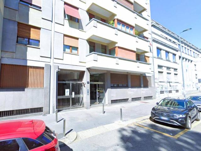 Box / Garage in vendita a Milano MI