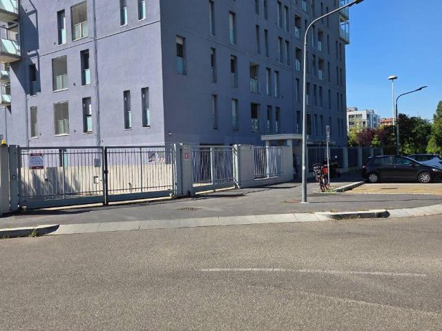 Box / Garage in vendita a Milano MI