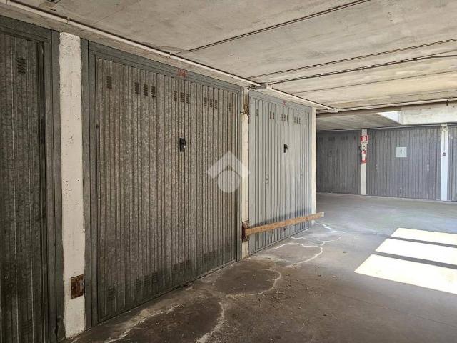 Box / Garage in vendita a Milano MI