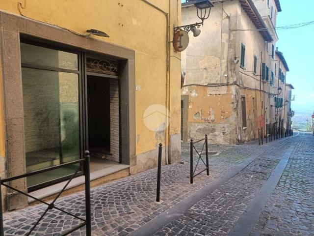 Box / Garage in vendita a Monte Porzio Catone RM