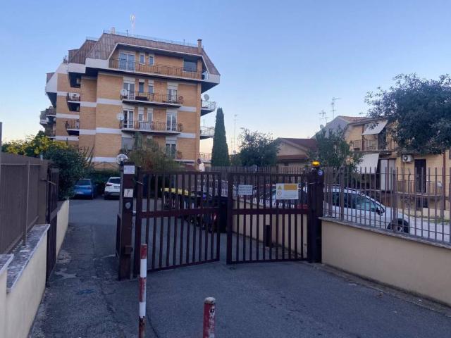 Box / Garage in vendita a Monterotondo RM