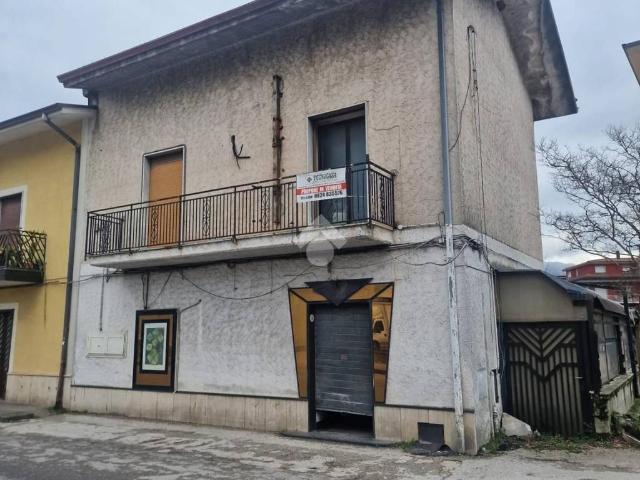 Box / Garage in vendita a Montesarchio BN