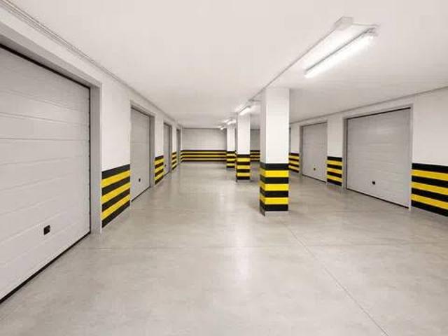 Box / Garage in vendita a Montesilvano PE