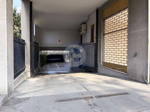 Box / Garage in vendita a Monza MB