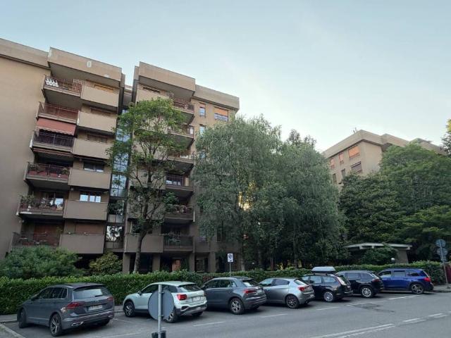 Box / Garage in vendita a Monza MB