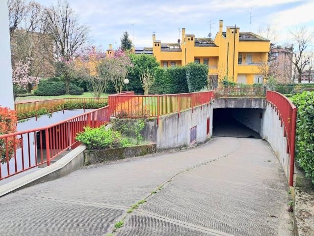Box / Garage in vendita a Monza MB