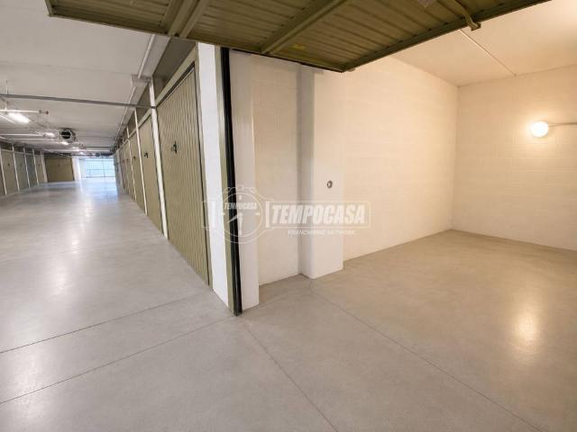 Box / Garage in vendita a Modena MO
