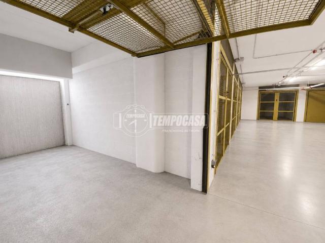 Box / Garage in vendita a Modena MO