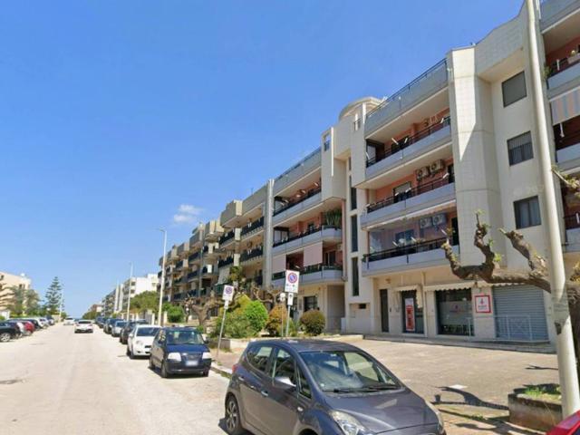 Box / Garage in vendita a Mola di Bari BA