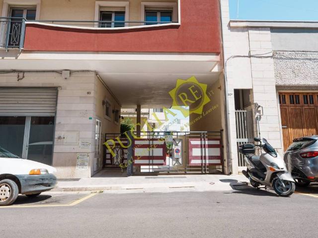 Box / Garage in vendita a Mola di Bari BA