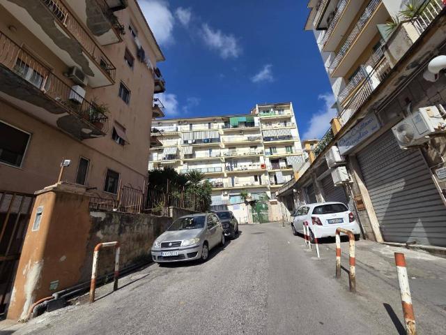 Box / Garage in vendita a Napoli NA