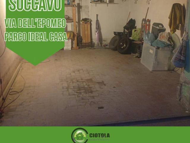 Box / Garage in vendita a Napoli NA