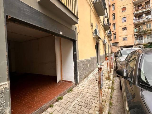 Box / Garage in vendita a Napoli NA