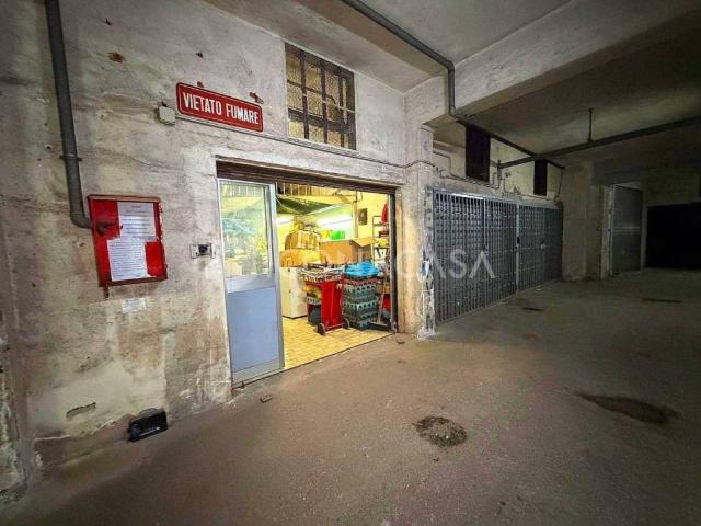 Box / Garage in vendita a Napoli NA