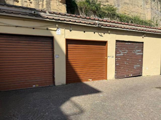 Box / Garage in vendita a Napoli NA