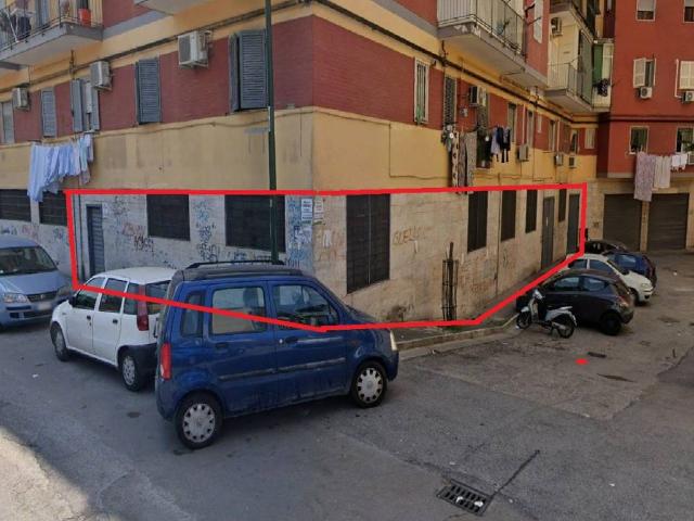 Box / Garage in vendita a Napoli NA