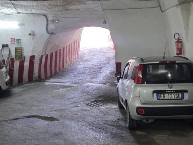Box / Garage in vendita a Napoli NA