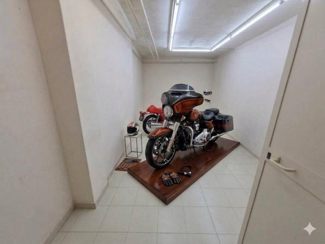 Box / Garage in vendita a Napoli NA