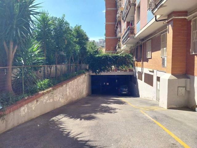 Box / Garage in vendita a Napoli NA