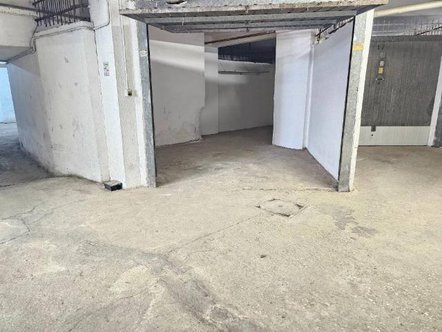 Box / Garage in vendita a Nettuno RM