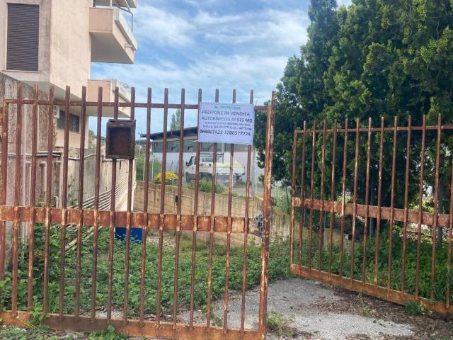 Box / Garage in vendita a Nettuno RM