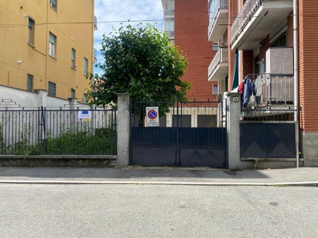 Box / Garage in vendita a Nichelino TO
