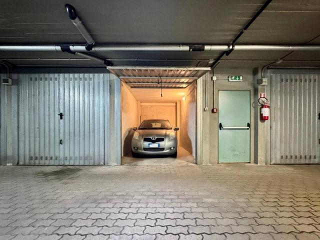 Box / Garage in vendita a Nichelino TO