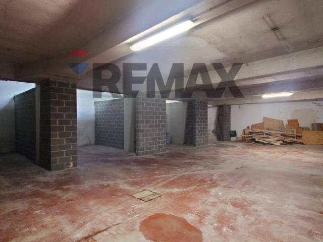Box / Garage in vendita a Novara NO