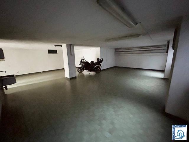 Box / Garage in vendita a Novate Milanese MI