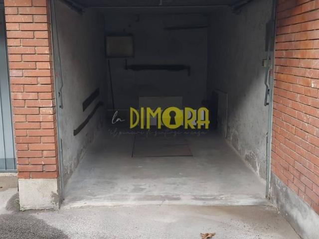 Box / Garage in vendita a Novate Milanese MI