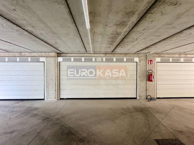 Box / Garage in vendita a Osio Sopra BG