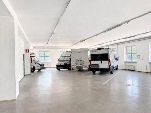Box / Garage in vendita a Ora BZ