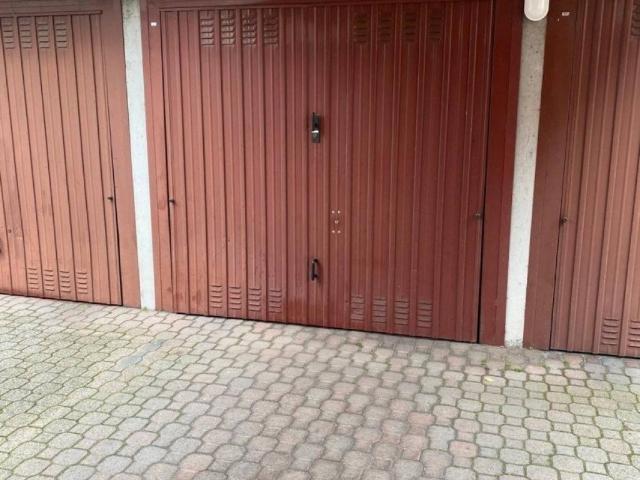 Box / Garage in vendita a Paderno Dugnano MI