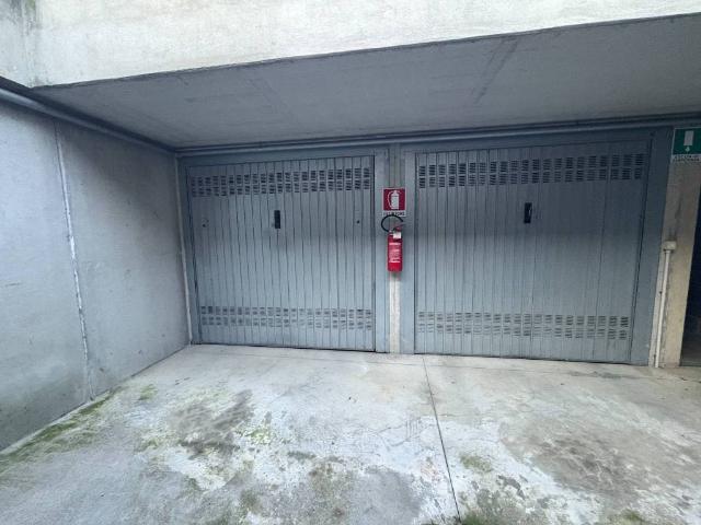 Box / Garage in vendita a Paladina BG