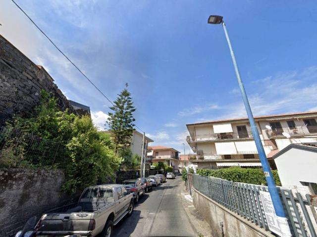 Box / Garage in vendita a Pedara CT