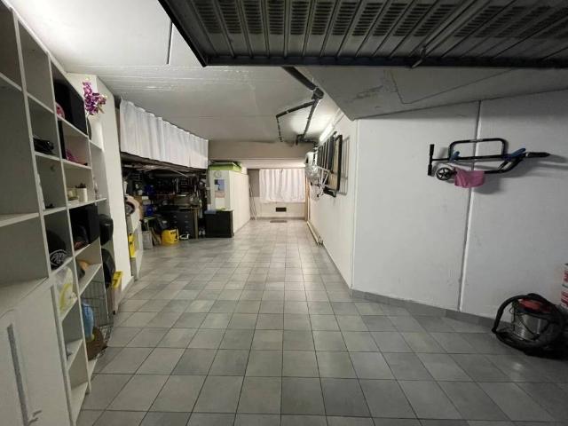 Box / Garage in vendita a Pero MI