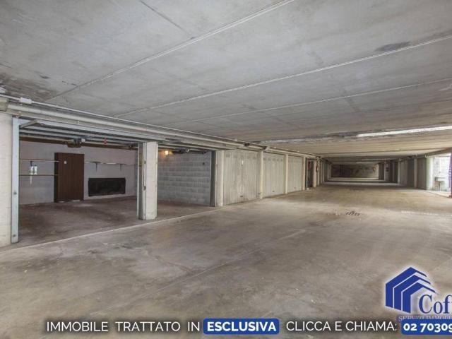 Box / Garage in vendita a Peschiera Borromeo MI