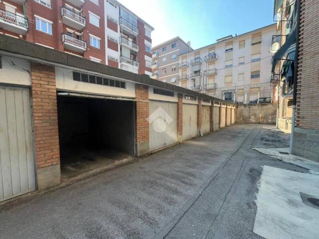 Box / Garage in vendita a Pinerolo TO