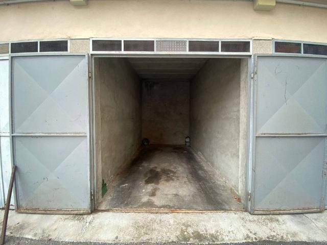 Box / Garage in vendita a Pinerolo TO