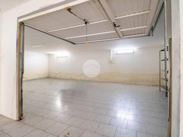 Box / Garage in vendita a Pineto TE