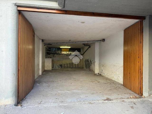 Box / Garage in vendita a Pineto TE