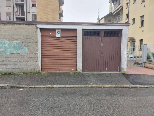 Box / Garage in vendita a Pioltello MI