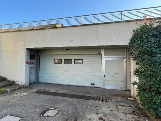 Box / Garage in vendita a Pianoro BO