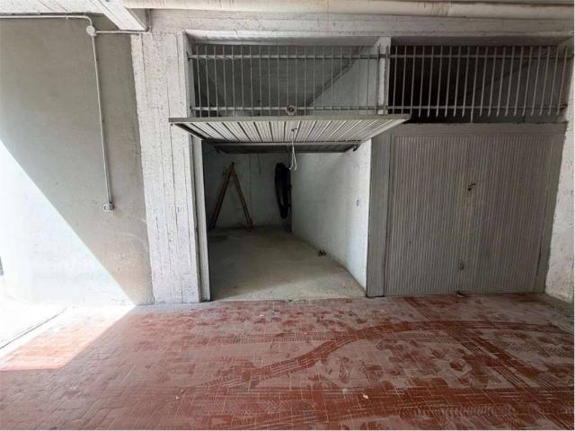 Box / Garage in vendita a Pomezia RM